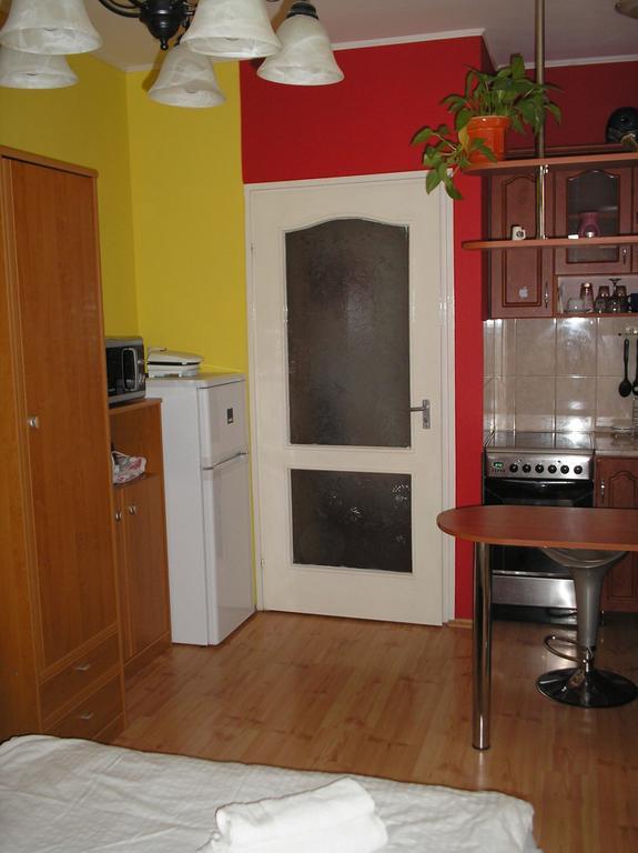 Mediterran Szallas Gyula Exterior photo
